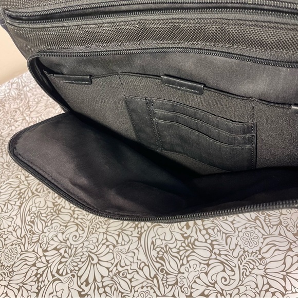 TUMI - Alpha Laptop Cover - Protective Laptop Case for Business & Travel - Picture 9 of 12